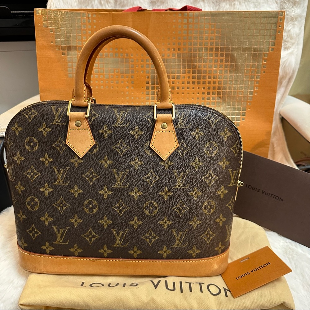 Authentic Louis Vuitton Monogram Alma PM W/Paperbag/Dustbag COA